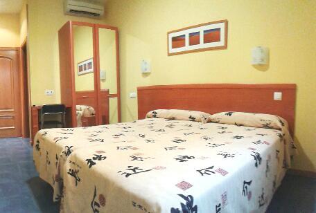 Hostal Los Claveles Torrejón de Ardoz Zimmer foto